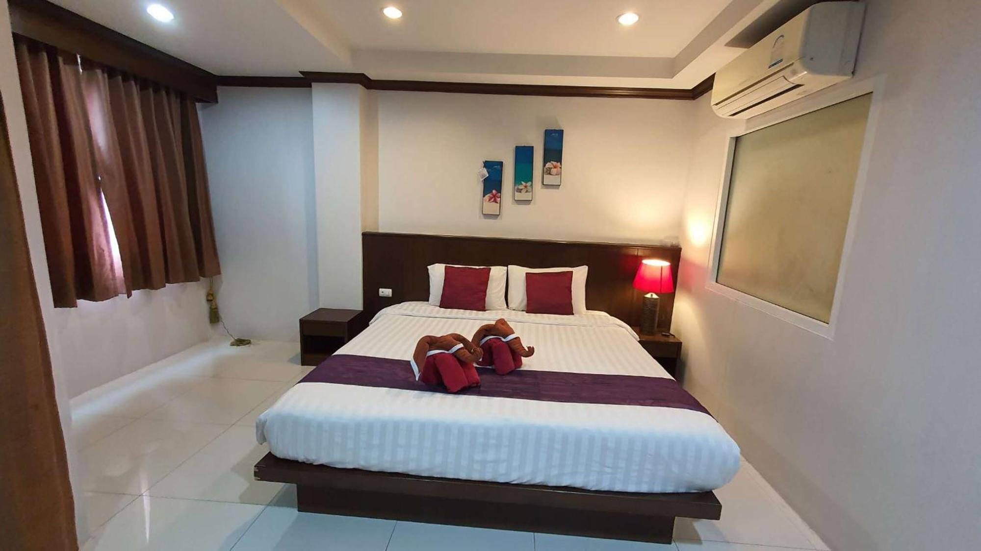 水果天堂旅馆 Hotell Patong Exteriör bild