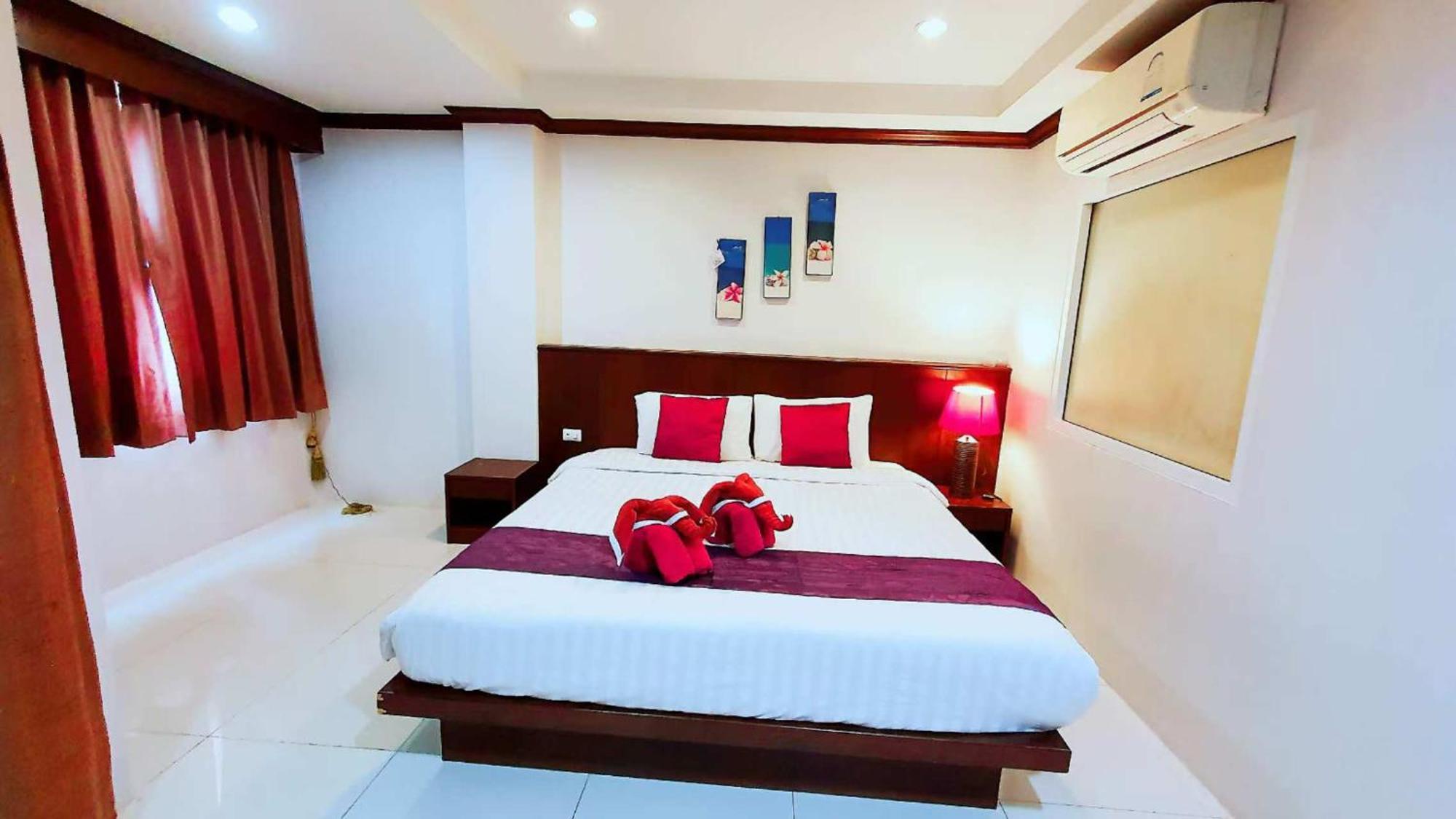 水果天堂旅馆 Hotell Patong Exteriör bild